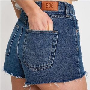 BDG Mom shorts cut off size 27
